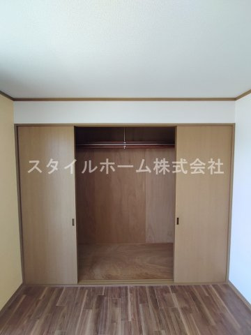 グリシーナ Aの収納|別部屋写真です。