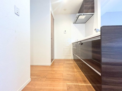 【キッチン】 | 陽輪台あざみ野 | ◆ご家族みんなで調理ができる位のスペースを実現したキッチン空間となっております。みんなで作った料理を召し上がりながらの会話は、どのような物になるのでしょうか。