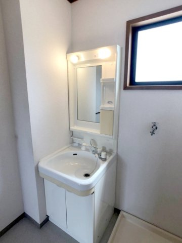 パセオアゼリオ　B棟の洗面所