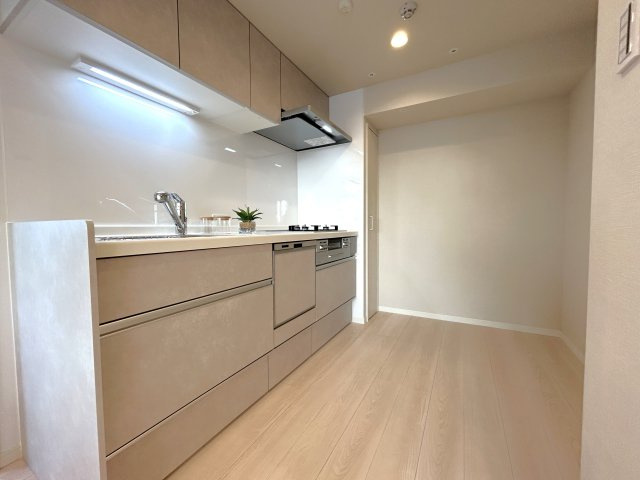 シティインデックス王子のキッチン|長い時間滞在するキッチンスペースだからこそ、食事の準備を楽しい時間に、忙しい時でもスムーズに無駄なく作業できる、お手入れも簡単にできるなど、毎日を楽しくするキッチンスペースに仕上げました。