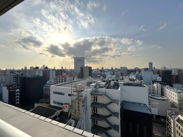 シティインデックス王子の展望|高層階ならではの見渡す限りの青空が広がっています。周辺に高い建物がありませんので、一日中お部屋に陽当たりが降り注ぎます。