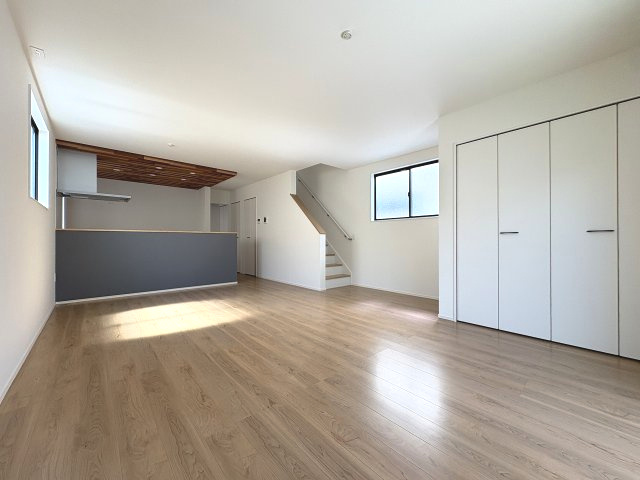 【居間・リビング】 | 福岡市南区井尻4丁目1期　1号棟（全2棟）【仲介手数料無料・0円】 | 施工例。施工例は完成時と異なる場合があります。