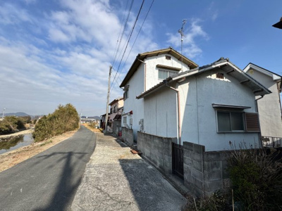 【外観】 | 神野町石守貸家 | 前面道路