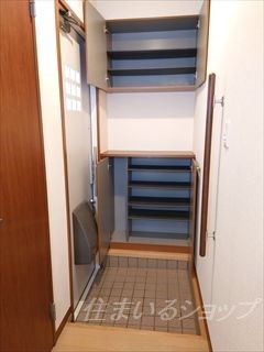 クレセオ口田の玄関|大型シューズボックス