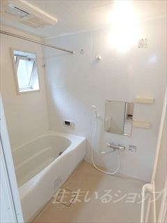 クレセオ口田の浴室|追い焚き・浴室乾燥機・窓あり