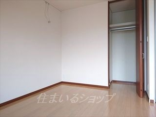 クレセオ口田の寝室|クローゼットあり