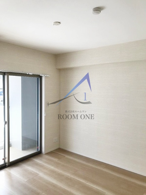 ＶＥＲ ＦＬＡＴの居間・リビング|洋室のお部屋です。