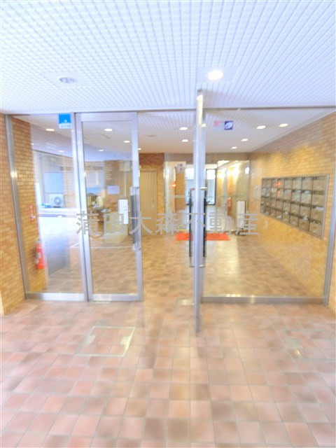 ライオンズマンション西蒲田のエントランス