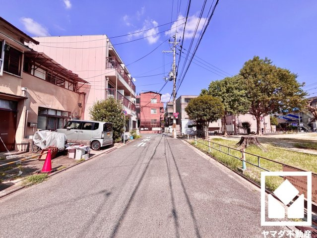 伏見区深草西浦町１丁目の前面道路含む現地写真