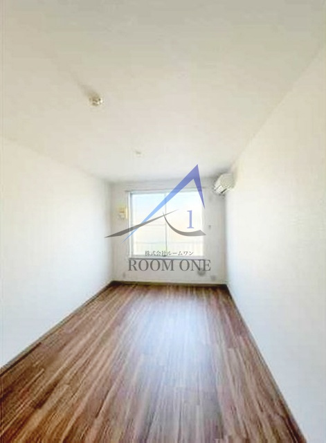 フラットＴの居間・リビング|洋室のお部屋です。