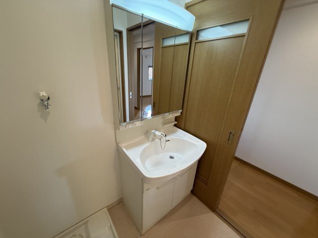 千里泉マンションⅠの独立洗面台