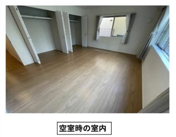 森の中の住宅　投資用物件　オーナーチェンジの洋室|空室時の室内