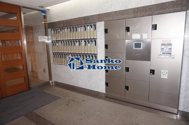 デュオ・スカーラ上野のエントランス