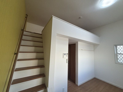 【居間・リビング】 | 仮)シティハイツ新磯野2号棟(シティハイツアライソノニゴウトウ)