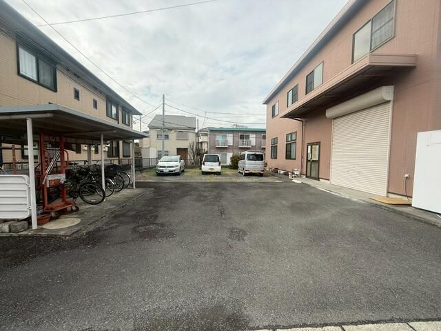 南原４丁目貸倉庫の駐車場