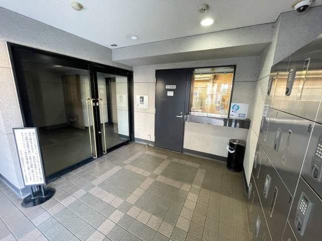 ネオマイム鶴見中央ビューステージ（鶴見区鶴見中央５丁目）のエントランス|毎日通るエントランスはこのようになっています