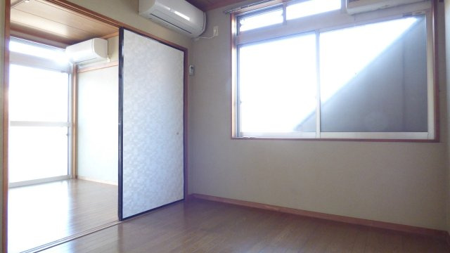 コーポ水之頭の洋室