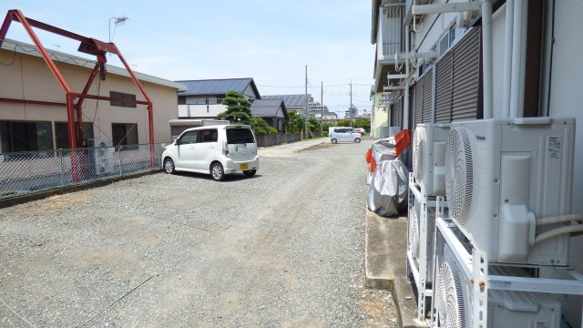 コーポ水之頭の駐車場