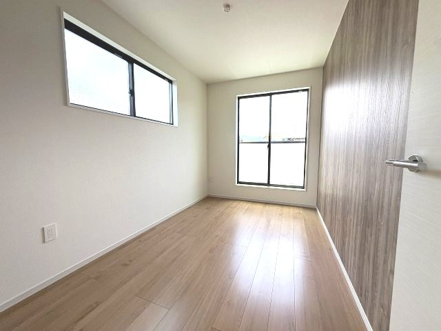 【寝室】 | 福岡市南区長住1丁目2期　1号棟（全4棟）【仲介手数料無料・0円】 | 現地写真。2階主寝室です。