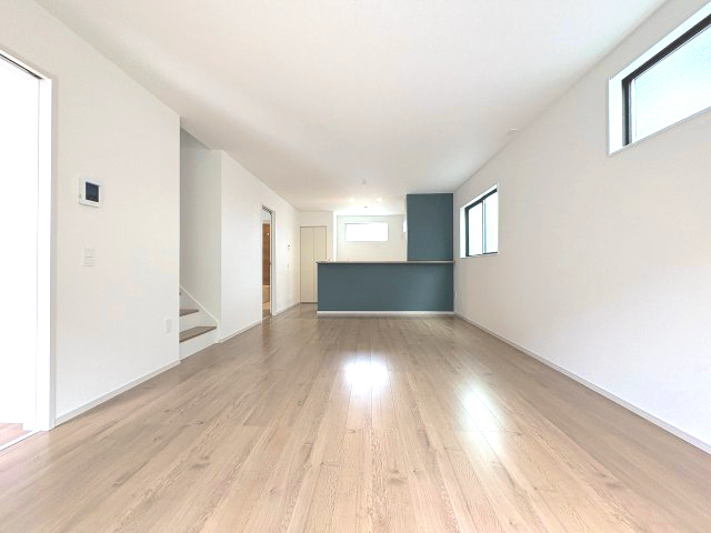 【内装】 | 福岡市南区長住1丁目2期　1号棟（全4棟）【仲介手数料無料・0円】 | 施工例。リビングです。施工例は完成時と異なる場合があります。