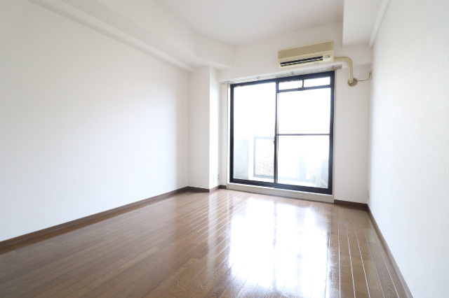 ロマネスク御影の居間・リビング
