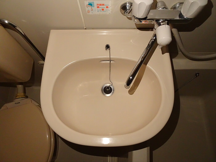 あしのはうす永福の洗面所|脱衣スペースもあります