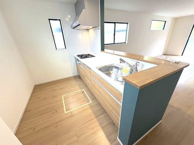 【キッチン】 | 福岡市南区長住1丁目2期　2号棟（全4棟）【仲介手数料無料・0円】 | 施工例。施工例は完成時と異なる場合があります。