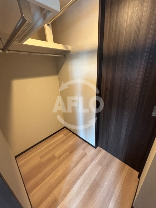 ソルレヴェンテ新梅田の収納|ソルレヴェンテ新梅田　ウォークインクローゼット