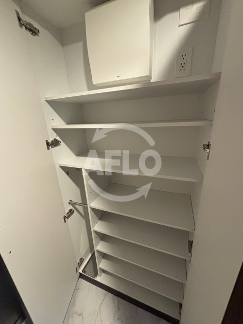 ソルレヴェンテ新梅田の収納|ソルレヴェンテ新梅田　シューズボックス