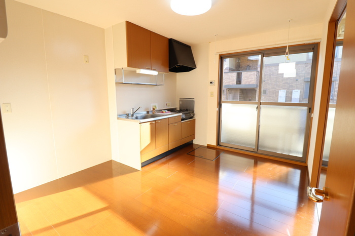 ほほえみABCDのキッチン|ダイニングキッチン（照明付）