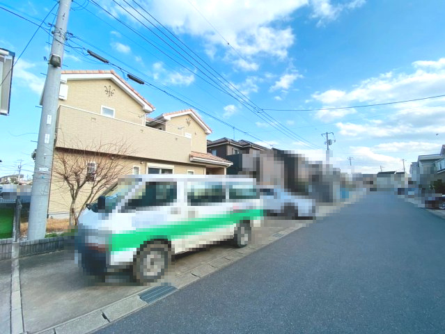 築浅　オール電化戸建　成田市本城中古戸建の前面道路含む現地写真