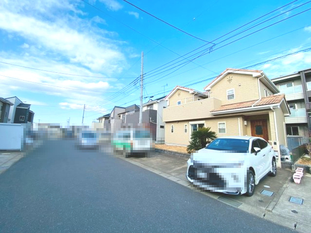 築浅　オール電化戸建　成田市本城中古戸建の前面道路含む現地写真
