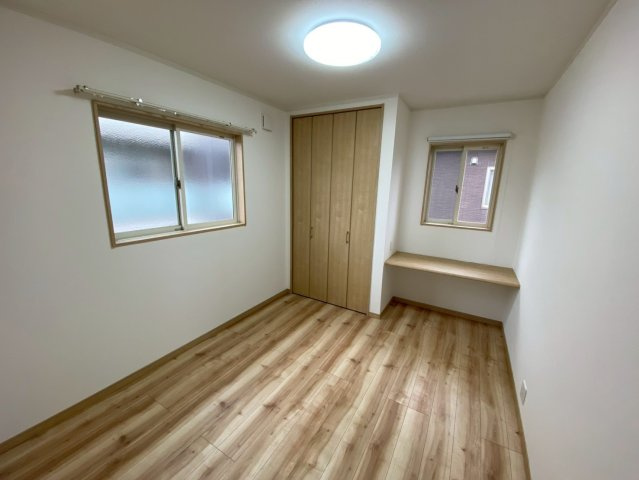 築浅　オール電化戸建　成田市本城中古戸建の洋室