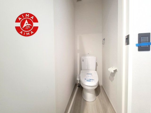 古賀市千鳥6丁目第2-3棟(1号棟）のトイレ|温水洗浄便座を完備しております。2ヶ所にトイレがあるのは朝の慌ただしい時間も安心です。