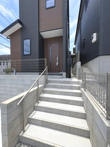 【玄関】 | 福岡市南区長住1丁目2期　4号棟（全4棟）【仲介手数料無料・0円】 | 現地写真。