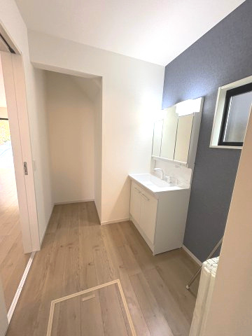 【洗面所】 | 福岡市南区長住1丁目2期　4号棟（全4棟）【仲介手数料無料・0円】 | 施工例。施工例は完成時と異なる場合があります。