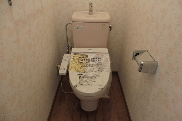 ディアコートAのトイレ|落ち着いた色調のトイレです※別号室の写真になります