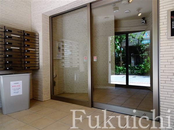 ジェムストーン目黒南のエントランス