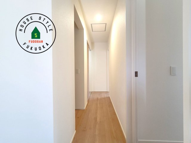 糟屋郡須恵町大字須恵第25-1棟（1号棟）の内観：施工例|平屋はワンフロアしかないため、部屋と部屋の距離が近くなります。 生活音の緩衝材として廊下を活用するのがおすすめです。