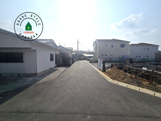 古賀市千鳥6丁目第2-3棟(3号棟）の前面道路含む現地写真|前面道路です。