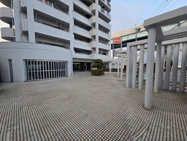 ロワールマンション西公園ビューA棟の外観