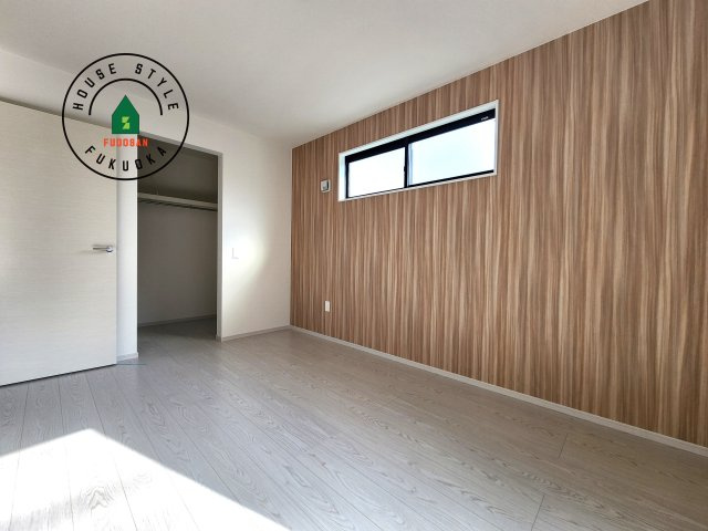 S・粕屋町若宮2丁目第4-2棟（1号棟）の洋室|主寝室には収納力に優れたクローゼットがありますので、お部屋もすっきり片付きます。