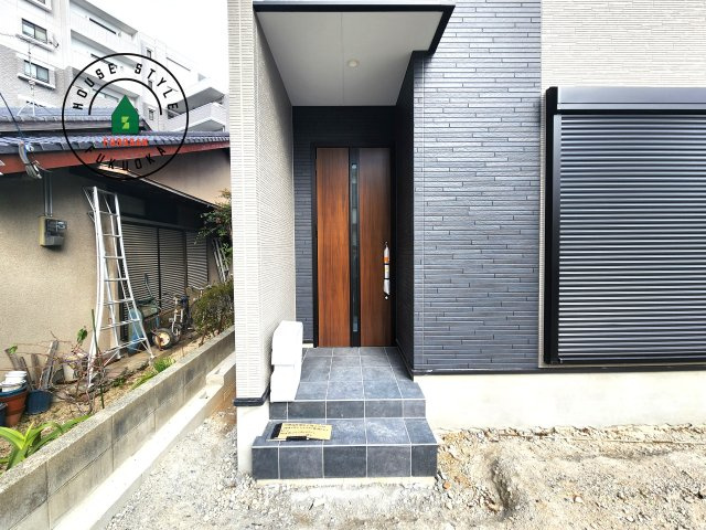 S・粕屋町若宮2丁目第4-2棟（1号棟）の玄関|おでかけの時も帰った時も、「我が家」を最初に感じでもらえる素敵な空間に。