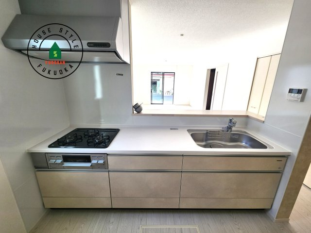 S・粕屋町若宮2丁目第4-2棟（1号棟）のキッチン|キッチン。グリル・食器洗い乾燥機・浄水器も完備。