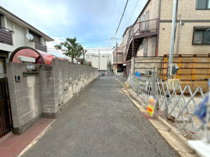 【前面道路含む現地写真】
