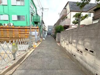 【前面道路含む現地写真】