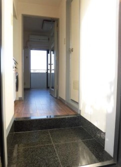 ダイニチ館Ｆ１７の玄関