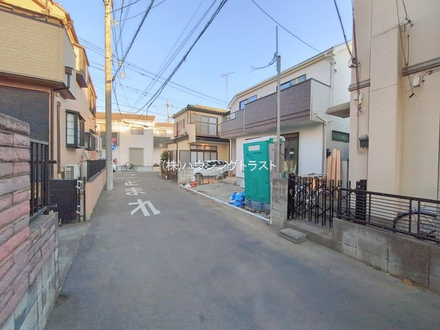 仲介手数料無料　ハートフルタウン所沢市狭山ヶ丘　全1棟　の前面道路含む現地写真