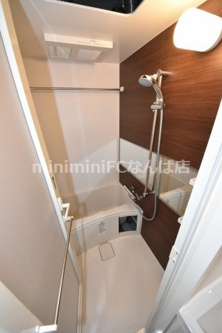 レオンコンフォート難波クレア の浴室