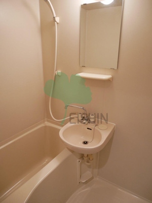 【浴室】 | リファレンス県庁口 | 清潔感のある浴室です！